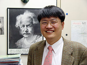 ▲ 김승환(포스텍 물리학과 교수·아태이론물리센터 사무총장)