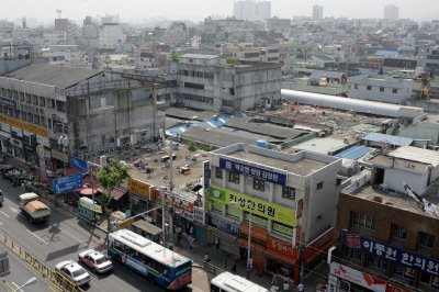 ▲ 대구성당시장이 재개발을 둘러싸고 개발업자와 상인들이 맞소송에 들어가는 등 몸살을 앓고 있다. 김태형기자 thkim21@msnet.co.kr