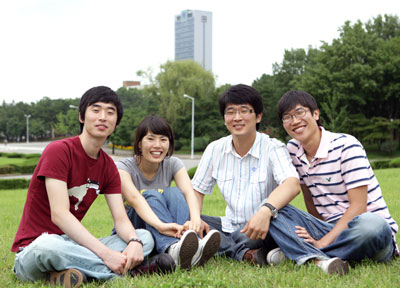 왼쪽부터 김인식, 남은지, 이창하, 김준완