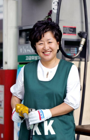 ▲ 박윤경 경북광유(주) 대표는 올해 회사가 80주년을 맞았듯 앞으로 주유소가 한 곳이 남더라도 기름 사업을 계속 해 