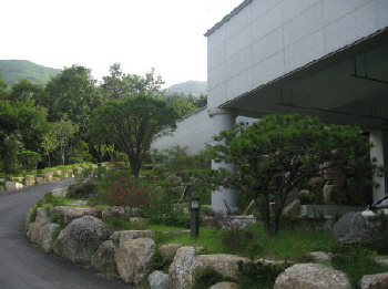 ▲ 구평동 소프트·하드웨어 연구개발업체인 (주)GT텔레콤 공장. 생산공장이란 느낌이 전혀 없다.