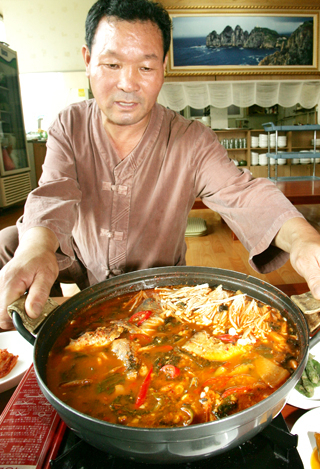 저렴하지만 푸짐하고 맛좋은 메기매운탕