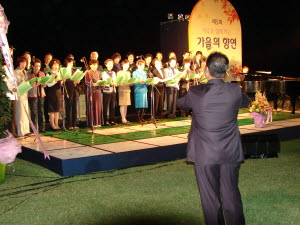 ▲ 대구컨트리클럽이 1일 밤 서코스 6번홀에 마련된 특설무대에서 