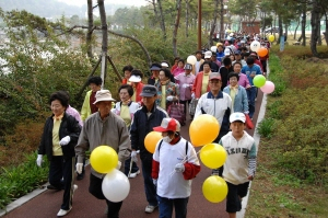 ▲ 지난 12일 예천 공설운동장에서 도청유치를 기념하는 군민건강걷기대회가 열렸다.