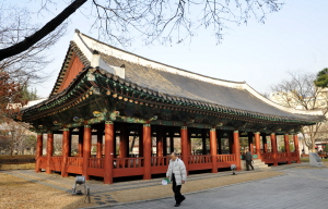 ▲ 경상감영공원 징청각 모습. 400년의 역사를 담고 있는 경상감영에는 많은 이야기들이 전해 오지만 아쉽게도 대구 시민들의 이야기로 공유되지 못하고 있다.