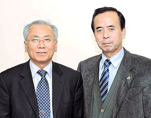 ▶남덕교회 사회부장 김석삼(왼쪽)씨와 총무 박태규씨.