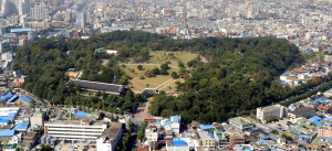 ▲ 헬기에서 내려다본 달성공원 전경. 대구의 발상지로 연꽃 모양이어서 신성함까지 느껴진다.