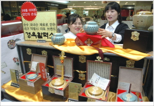 ▲ 대구시민들은 설 선물로 건강식품을 선호하는 것으로 설 대목 상품 판매 결과 드러났다. 모현철기자
