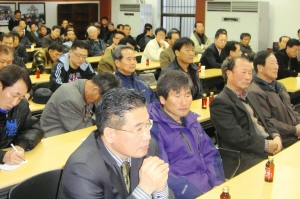 ▲ 구미국가공단 4단지 확장 사업을 추진 중인 한국수자원공사와 구미시가 17일 산동농협에서 공단 편입지역 주민 120명이 참석한 가운데 주민설명회를 열었다. 정창구기자