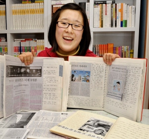 ▲ 정유나양은 5년 동안 써 온 신문일기 덕분에 누구와 토론을 해도 주눅들지 않을 자신감이 생겼다. 정운철기자
