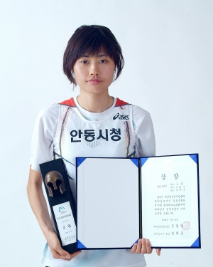 ▲ 지난해 서울국제마라톤대회에서 국내 2위를 차지했을 때의 모습.