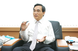 ▲ 엑스코 김재효 사장은 2011년 전시장 확장과 세계육상선수권대회, 2013세계에너지총회를 계기로 엑스코가 크게 도약할 것이라고 자신했다.