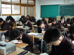 ▲ 논공중학교는 신문을 활용한 독서 및 글쓰기 프로그램을 운영하고 있다.