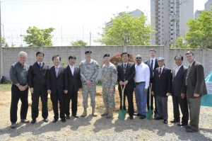 ▲ 미 육군 대구기지사령부는 지난달 29일 왜관 캠프캐롤 부대내 습지에서 생태공원 복원 기공식을 가졌다.