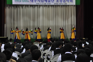 ▲ 청도 금천고가 학생과 학부모 등 주민들을 초청, 음악회를 가졌다. 노진규기자