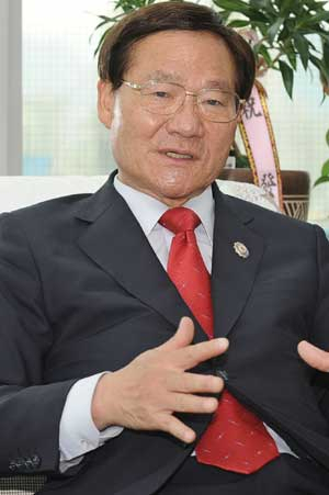정연환 국제라이온스협회 355-C지구 신임 총재는 