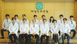 ▲제일안과병원은 안구전문병원 중 전국 최고 수준의 규모를 자랑한다. 안과 전문의 10명이 다양한 안과질환 분야에서 양질의 의료서비스를 제공하고 있다. 제일안과병원 제공