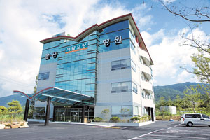 ▲팔공요양병원은 팔공산 중턱에 1천500평 규모의 첨단장비와 전문인력을 갖춰 양