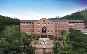 계명문화대학은 학생들이 즐겁고 편안하게 공부하면서 취업도 잘 되는 학교로 만들기 위해 학생 위주의 정책을 펴고 있다.