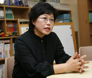 김영희 아사모 회장은 난치병 아이를 둔 부모들은 긍정적인 자세를 갖는 것이 무엇보다 중요하다고 조언했다.