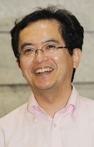 호시노 마나부 아사히신문 오사카 본사 문화부 기자.