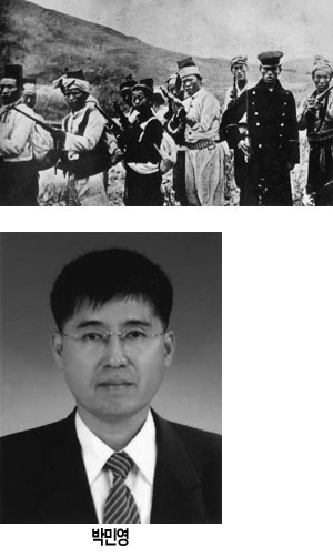 사진설명= 영국 데일리 메일 기자였던 F. A. 맥켄지가 1907년 가을 경기도 양평 부근에서 촬영한 의병 사진. 현재 남아 있는 대표적인 의병 사진이다.