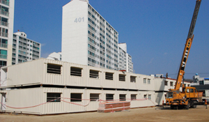 안동 옥동 복주초교에 설치된 컨테이너 교실. 엄재진기자