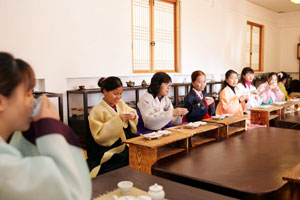 계명대는 다문화가정의 한국사회 적응을 돕기 위해 한국어과정과 한국사회이해 과정을 운영하고 있다.