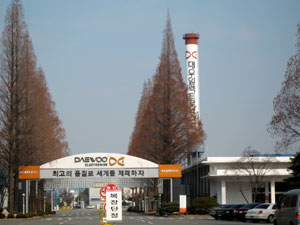 구조고도화 시범사업에 따른 분할매각을 놓고 의견이 엇갈리고 있는 구미 국가산업1단지 내 대우일렉트로닉스 구미공장 전경. 이창희기자