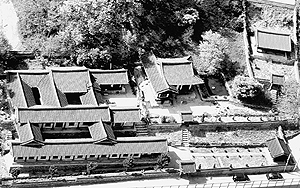 일제강점기 때 중국 임시정부 초대 국무령을 지낸 석주 이상룡의 생가, 임청각이다. 임청각은 보물 제182호로 지정된 소중한 문화유산이다.