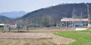 영천 화산면 가상리 주민들이 동네 전체를 문화마을로 가꾸기로 해 주목받고 있다. 가상리 마을 전경. 민병곤기자