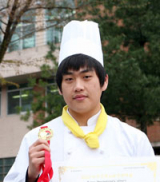 국내 요리대회에서 잇따라 금메달을 수상한 대경대 이진영씨.