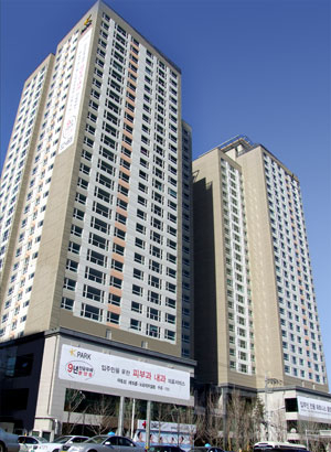 대구 달서구 본리동 K파크는 파격적인 분양조건과 무상 의료서비스 지원 등 이색적인 서비스로 화제가 되고 있다.