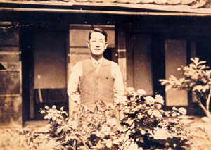 일제 강점기 우리 문학인들은 두 갈래로 나뉘었다. 일본식 이름으로 개명하면서까지 일제에 동화한 문학인과 올곧게 저항하며 민족 문학을 지킨 이들이 있었다. 대구 출신의 이상화(사진)는 민족 문학의 큰 별이었고, 지금도 한국 문학사에서 영원히 빛나고 있다.