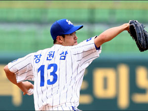 4일 대구시민야구장에서 열린 삼성-KIA전에서 삼성 선발 장원삼이 힘차게 공을 던지고 있다. 삼성 라이온즈 제공