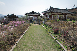 양반들이 살았던 안골의 집