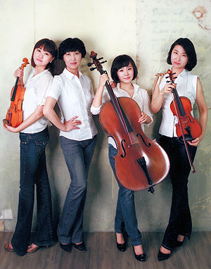 왼쪽부터 김주은, 백천혜, 강유진, 이명화씨