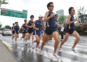한국 마라톤 대표팀이 지난달 29일과 이달 5일 내년 대구 세계육상선수권대회 마라톤 코스에서 적응 훈련을 실시했다. 지난달 29일 훈련 모습. 매일신문자료사진