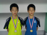 상주 남산중 쌍둥이 육상선수인 김관모(형·오른쪽) 군과 근모(동생) 군이 나란히 교육감기 시군대항 육상경기에서 우수한 성적을 거뒀다.