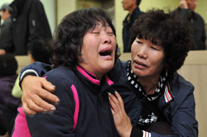 12일 오전 포항 세명기독병원 장례식장에서 한 유가족이 어머니의 사망소식에 오열하고 있다. 김태형기자 thkim21@msnet.co.kr