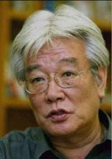 심사위원 김원일(소설가)