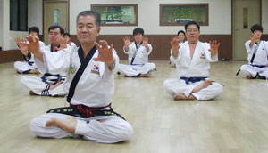 ▲국제당수도연맹 남인도 총재는 매주 수요일 오후 9시 회원들을 대상으로 