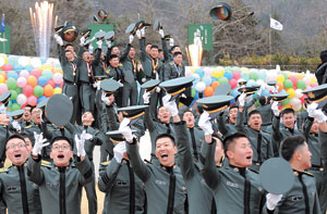 ▲육군3사관학교 제46기 졸업식이 28일 학교 내 충성연병장에서 열렸다. 이채근기자