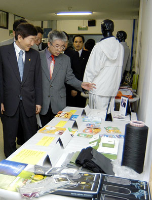 계명대, 경일대, 영남이공대 등 2011 창업선도대학으로 선정된 각 대학들이 창업 활성화를 위한 다양한 사업을 펼친다. 사진은 계명대 벤처창업 전시물.