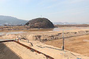 강정나루가 있던 낙동강 주변은 현재 낙동강사업이 한창이다.