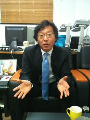 금동엽 대구동구문화체육회관 관장은 문화도시 대구의 발전 방향에 대해 문화 정책의 전반적인 점검과 문화예술 분야에서의 마케팅 적극 도입을 제안했다.