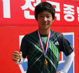 남고부 단식에서 우승한 안동고 정기수. 대한테니스협회 제공