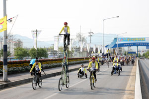 제3회 대한민국 자전거 축전이 16일 상주 북천시민공원에서 개막했다.
