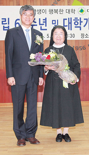 대구대는 2일 장애인 복지와 특수교육에 헌신한 공로로 강성숙(로욜라
