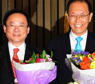 새롭게 한나라당을 이끌 황우여(오른쪽) 원내 대표와 이주영 정책위의장